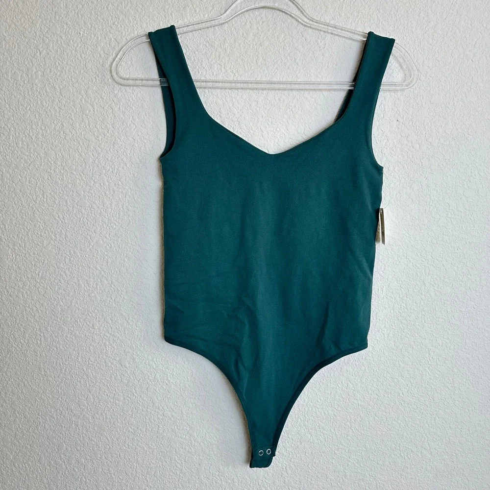 Free People Intimately Bodysuit Forest Pool Pine Green V-Neck Seamless M/L NEW - Picture 8 of 8